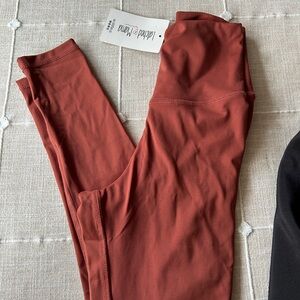 Latched mama leggings